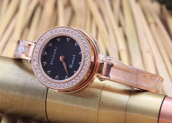 ブルガリ時計正面デザイン